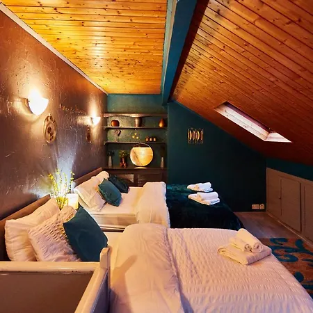 Away From Entire 2 Bedroom House Гостевой дом