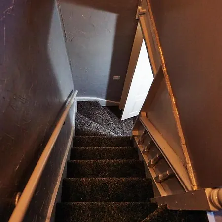 Guest house Away From Entire 2 Bedroom House