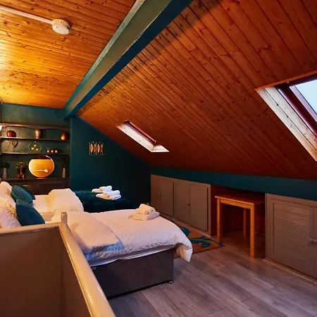 Away From Entire 2 Bedroom House Vendégház Leeds