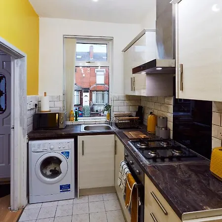 Away From Entire 2 Bedroom House 3*