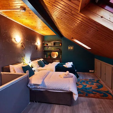 Away From Entire 2 Bedroom House 3* Лідс