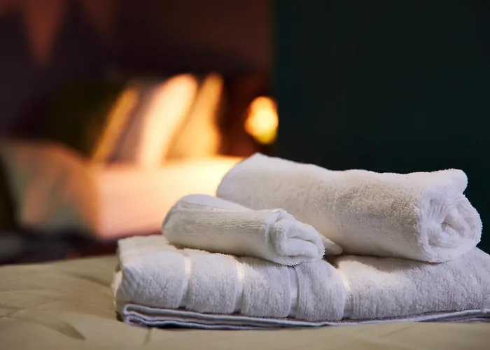 Away From Entire 2 Bedroom House Гостевой дом Лидс