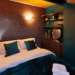 Πανσιόν Away From Entire 2 Bedroom House