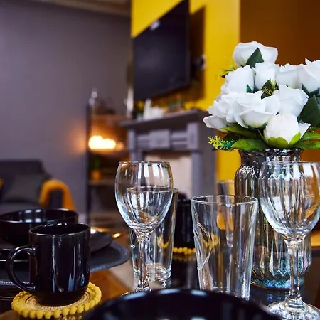 Away From Entire 2 Bedroom House 3*