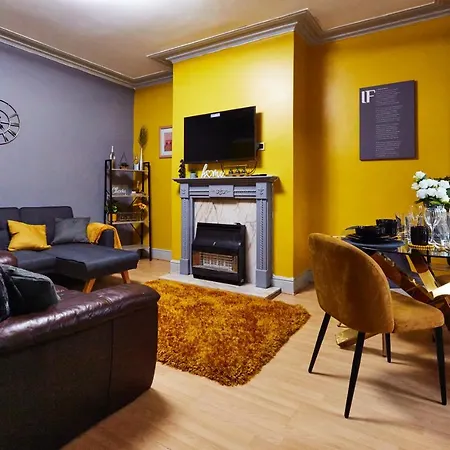 게스트하우스 Away From Entire 2 Bedroom House 리즈