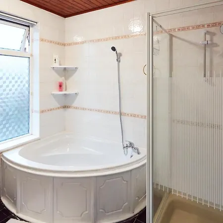 Away From Entire 2 Bedroom House 3*