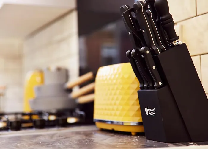 Maison d'hôtes Away From Entire 2 Bedroom House 3*