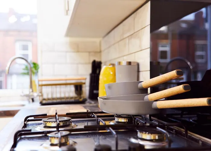 Away From Entire 2 Bedroom House 3*